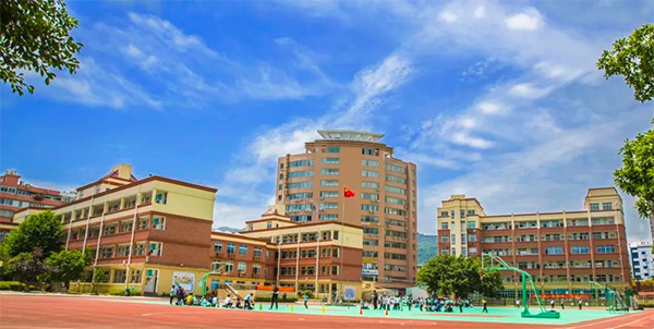 丹霞东山小学3.jpg