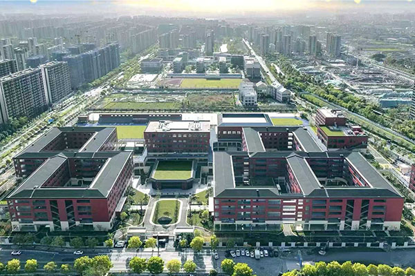 获90班九年一贯制学校（杭州八一学校）高度赞誉3.jpg
